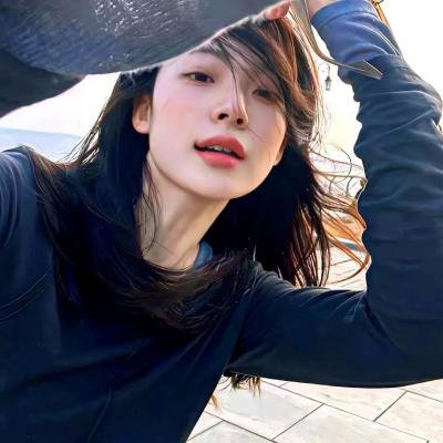 石头村变形记 海报